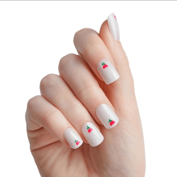 KISS Voguish Fantasy Press On Glue Nails In Clocks - Picture 2 of 8